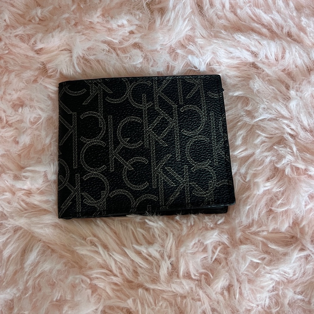 Authentic Calvin Klein CK Bifold Mens Wallet - Excellent Condition